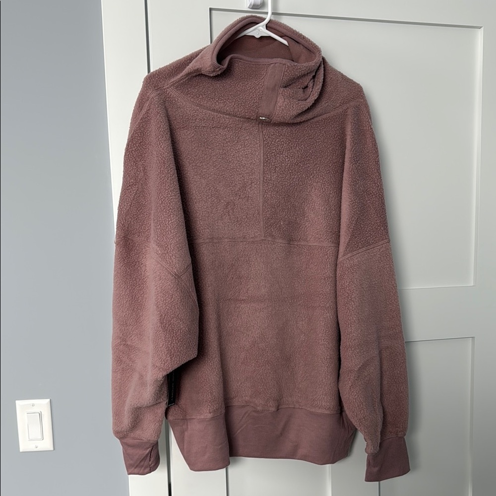 Tahari Sport top mauve soft